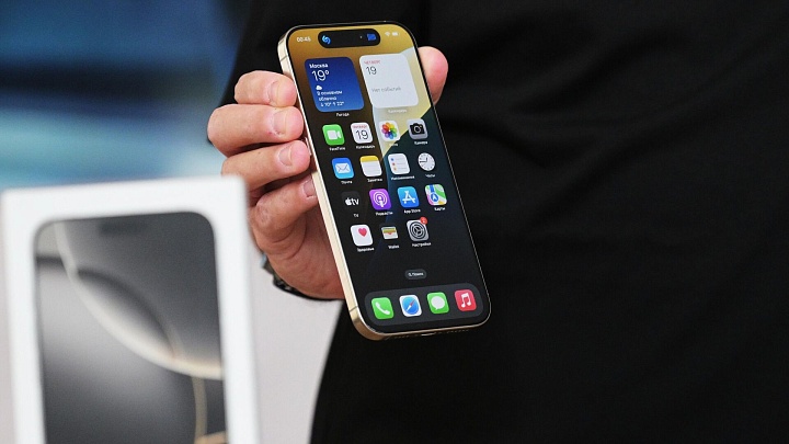 В Госдуме оценили возможность обязать Apple предустанавливать нацмессенджер