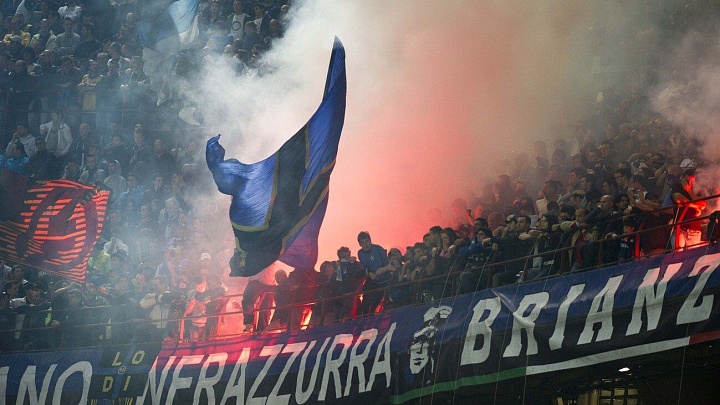 "Интер" оштрафовали за бросок петарды во вратаря "Кремонезе"