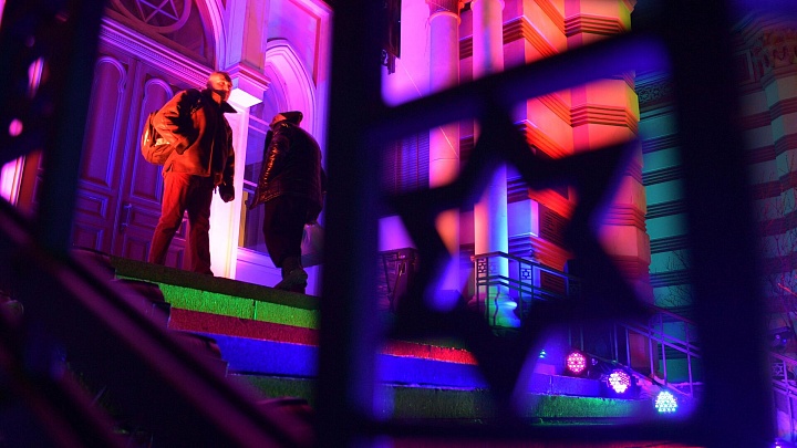 В российских синагогах зажгли свечи в память о жертвах Хрустальной ночи